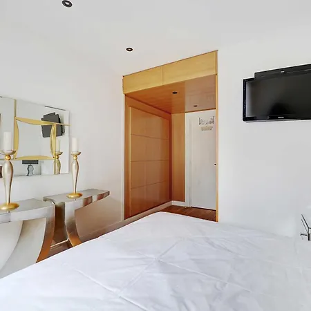 Bright Spacious 4p Eiffel Tower Auteuil