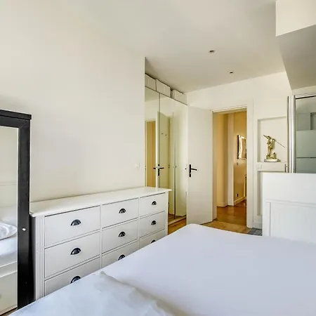 Bright Spacious 4p Eiffel Tower Auteuil